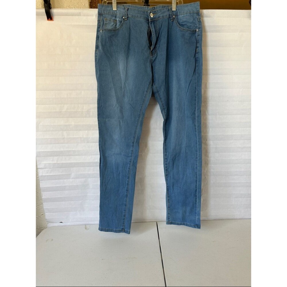 Men’s Medium Blue Jeans Unbranded Classic Fit Denim Pants Size 1L Casual